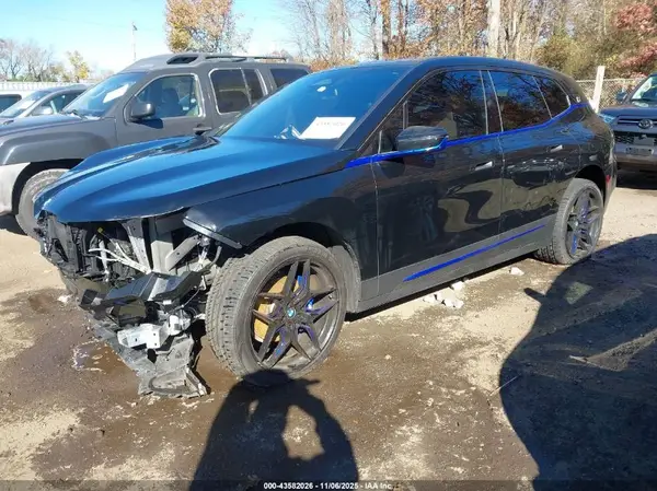 WB523CF06RCR16553 2024 BMW IX - Image 2