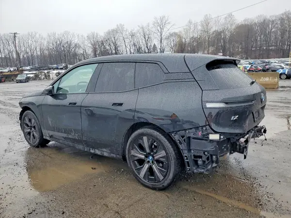 WB523CF06RCR64893 2024 BMW IX - Image 2