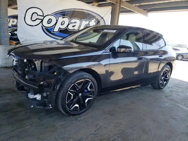 WB523CF06SCS49652 2025 BMW IX - Image 1