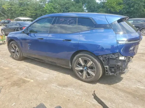 WB523CF07SCT31213 2022 BMW IX - Image 2