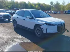 WB523CF08NCK57871 2022 BMW IX