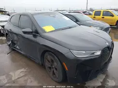 WB523CF08NCK59975 2022 BMW IX