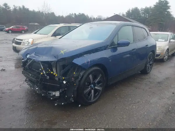WB523CF08PCM23678 2023 BMW IX - Image 2