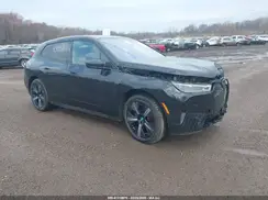 WB523CF08RCP18413 2024 BMW IX