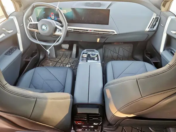 WB523CF08SCS46185 2025 BMW IX - Image 8