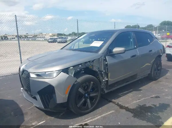 WB523CF08SCS68400 2025 BMW IX - Image 2