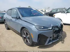 WB523CF09RCR60322 2024 BMW IX