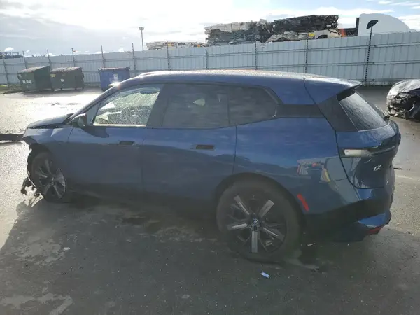 WB523CF09SCT11562 2025 BMW IX - Image 2