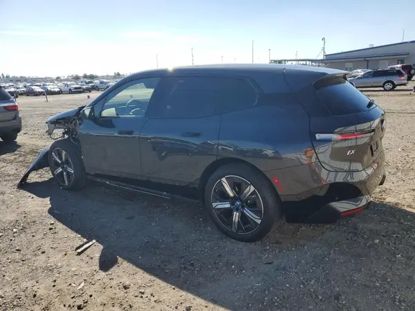 WB523CF09SCT24179 2025 BMW IX - Image 2
