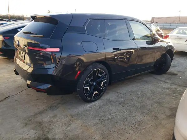 2025 BMW IX COPART lot 42495615 auction photo 3