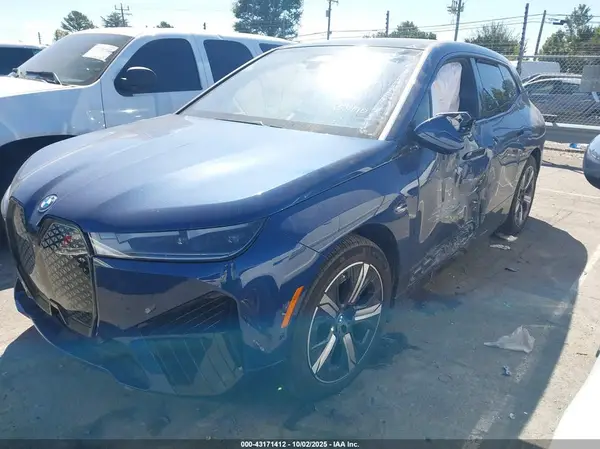 WB523CF0XNCK51490 2022 BMW IX - Image 2