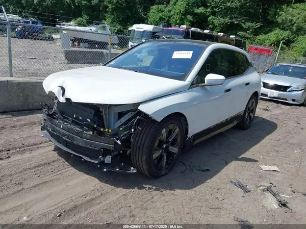 WB533CF00PCL52030 2023 BMW IX - Image 2