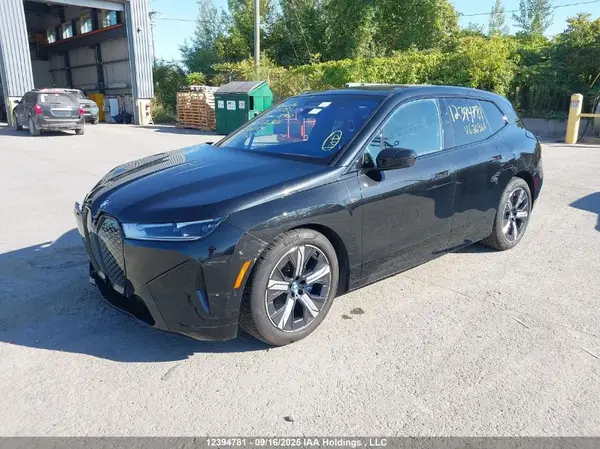 WB533CF02PCL26366 2023 BMW IX - Image 2