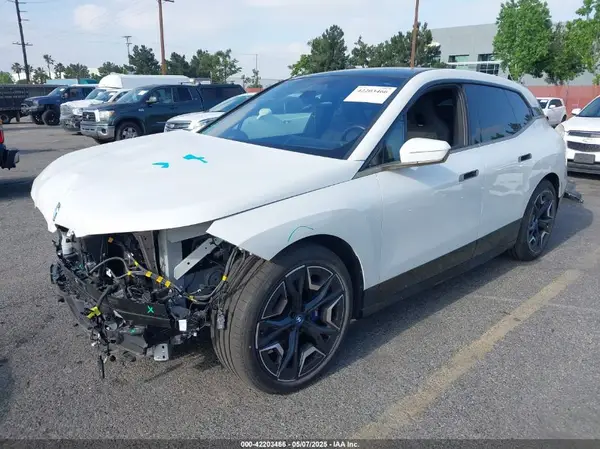 WB533CF02PCM67096 2023 BMW IX - Image 2