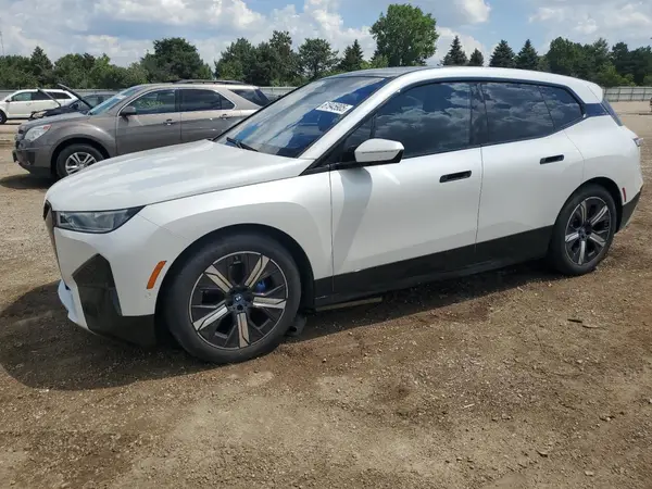 WB533CF02RCN42673 2024 BMW IX - Image 1