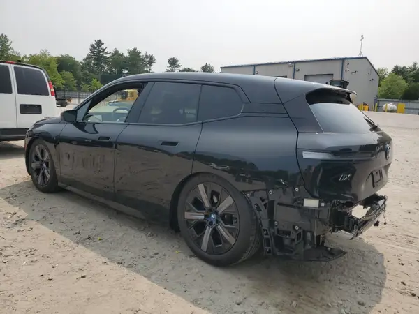WB533CF04RCS04546 2024 BMW IX - Image 2