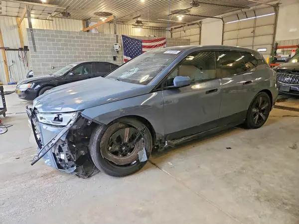 WB533CF07PCM48172 2023 BMW IX - Image 1