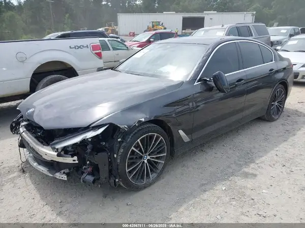WBA13AG00MCF08285 2021 BMW 5ER - Image 2