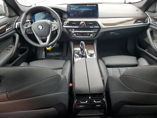 WBA13AG00NCL06447 2022 BMW 5ER - Image 8