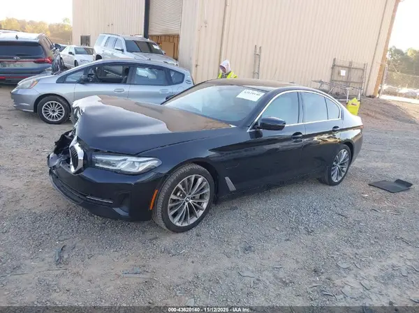 WBA13AG02MCF12466 2021 BMW 5ER - Image 2