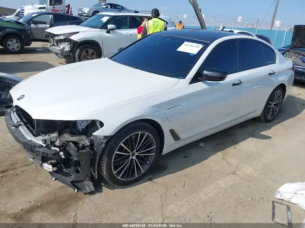 WBA13AG02MCG37824 2021 BMW 5ER - Image 2