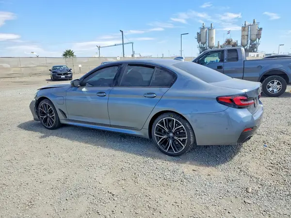 WBA13AG04MCF28779 2021 BMW 5ER - Image 2