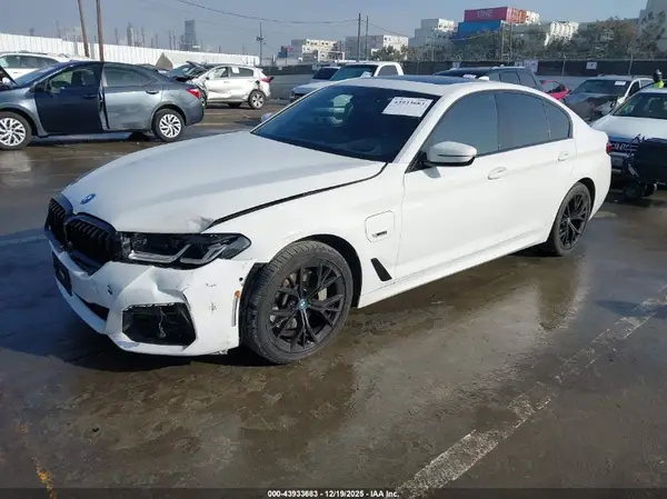 WBA13AG04NCK75459 2022 BMW 5ER - Image 2