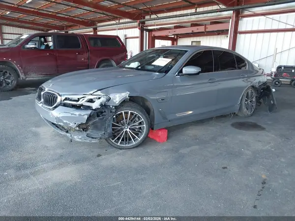 WBA13AG07NCK26014 2022 BMW 5ER - Image 2