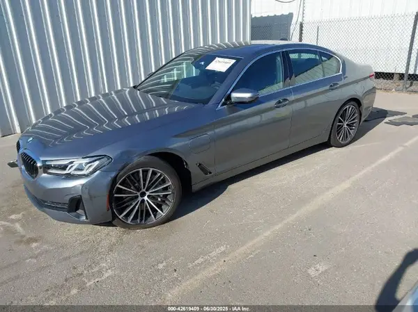 WBA13AG08MCG67152 2021 BMW 5ER - Image 2