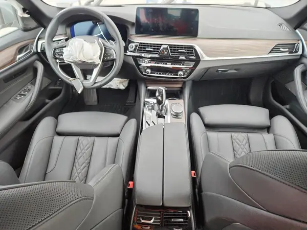 WBA13AG08PCN32769 2023 BMW 5ER - Image 8