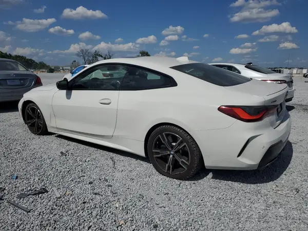 WBA13AR07MCF81943 2021 BMW M4 - Image 2