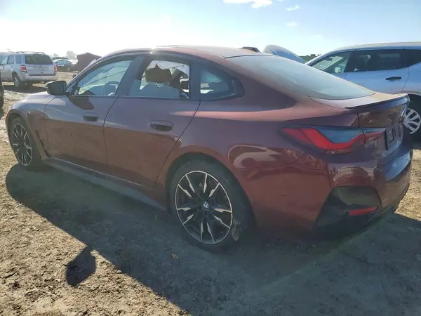 WBA13AW06NFM21747 2022 BMW M4 - Image 2