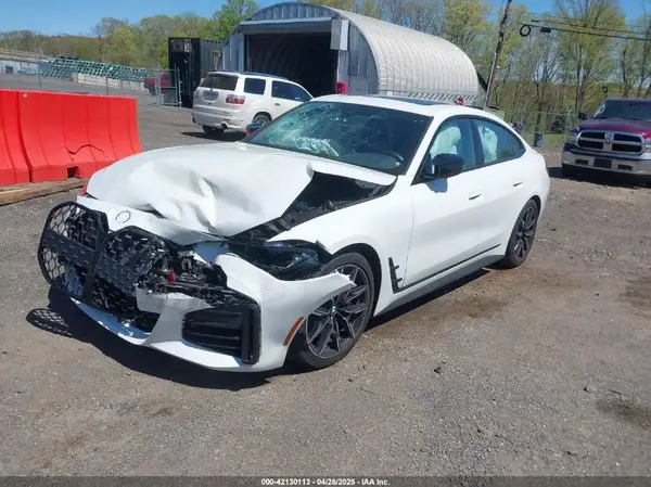 WBA13AW09NFM04876 2022 BMW 4ER - Image 2
