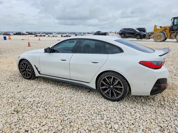 WBA13AW0XNFM45758 2022 BMW M4 - Image 2