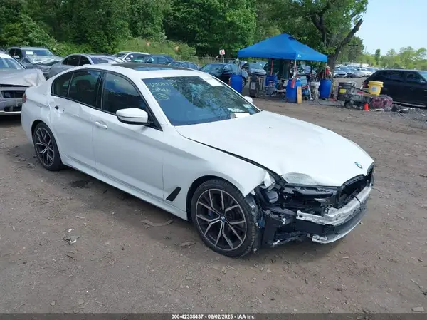 WBA13BJ00MCF57954 2021 BMW 5ER - Image 1
