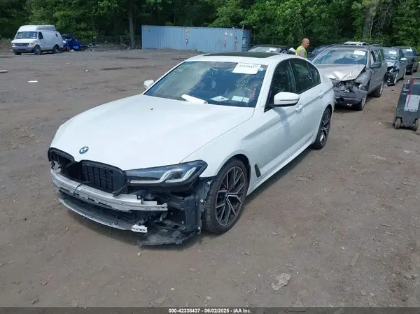 WBA13BJ00MCF57954 2021 BMW 5ER - Image 2