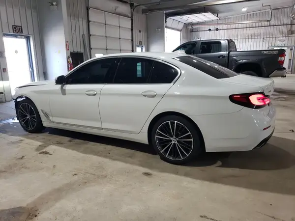 WBA13BJ00NWX52742 2022 BMW 5ER - Image 2