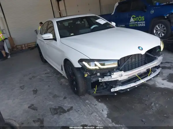 WBA13BJ04NWX56910 2022 BMW 5ER - Image 1
