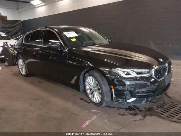 WBA13BJ05NWX75627 2022 BMW 5ER - Image 1