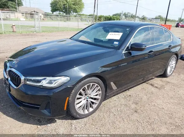 WBA13BJ06MCF92126 2021 BMW 5ER - Image 2