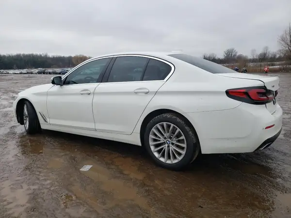 WBA13BJ07NCH68277 2022 BMW 5ER - Image 2