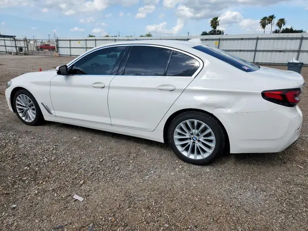 WBA13BJ08MCF90782 2021 BMW 5ER - Image 2