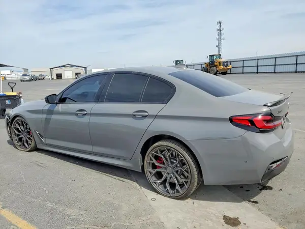 WBA13BK03NCL01708 2022 BMW M5 - Image 2