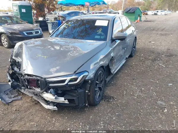 2022 BMW 5 Series auction photo 6