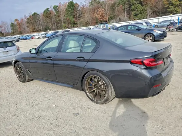 WBA13BK09MCF27639 2021 BMW 5ER - Image 2