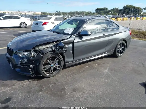 WBA1J7C51GV360101 2016 BMW M2 - Image 2