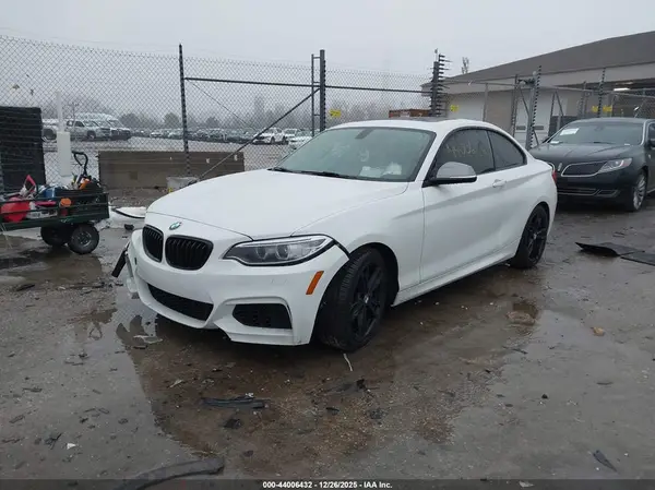 WBA1J9C54GV372156 2016 BMW M2 - Image 2