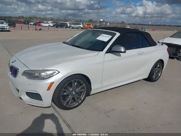 WBA1M1C50GV394468 2016 BMW M2 - Image 2