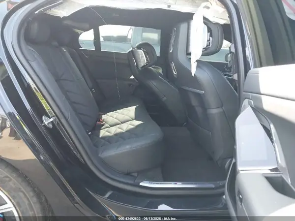 WBA23EH05RCR2854 2024 BMW 7ER - Image 8