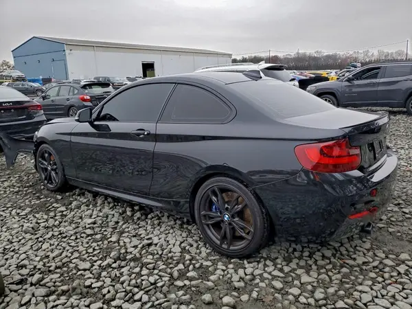 WBA2G1C33HV639310 2017 BMW M2 - Image 2